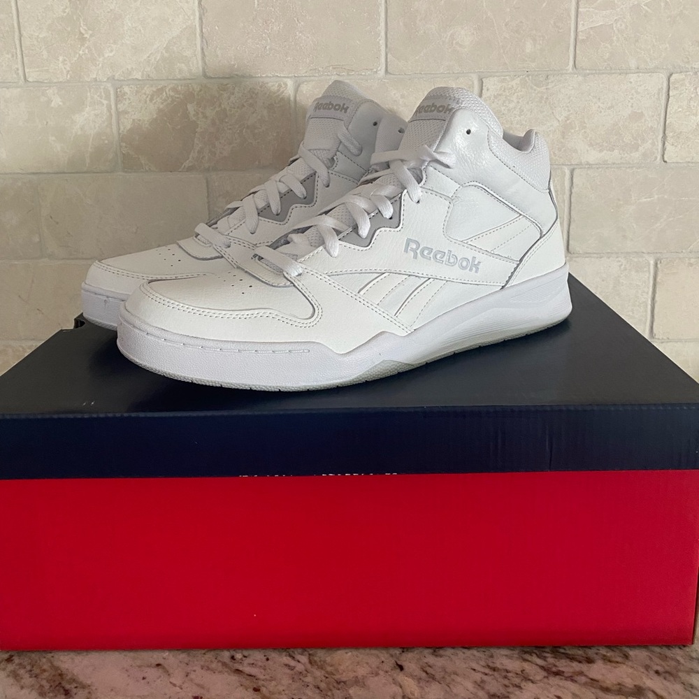 BRAND NEW NEVER WORN REEBOK ROYAL BB4500 HI2 HIGH-TOP SNEAKER - MEN'S